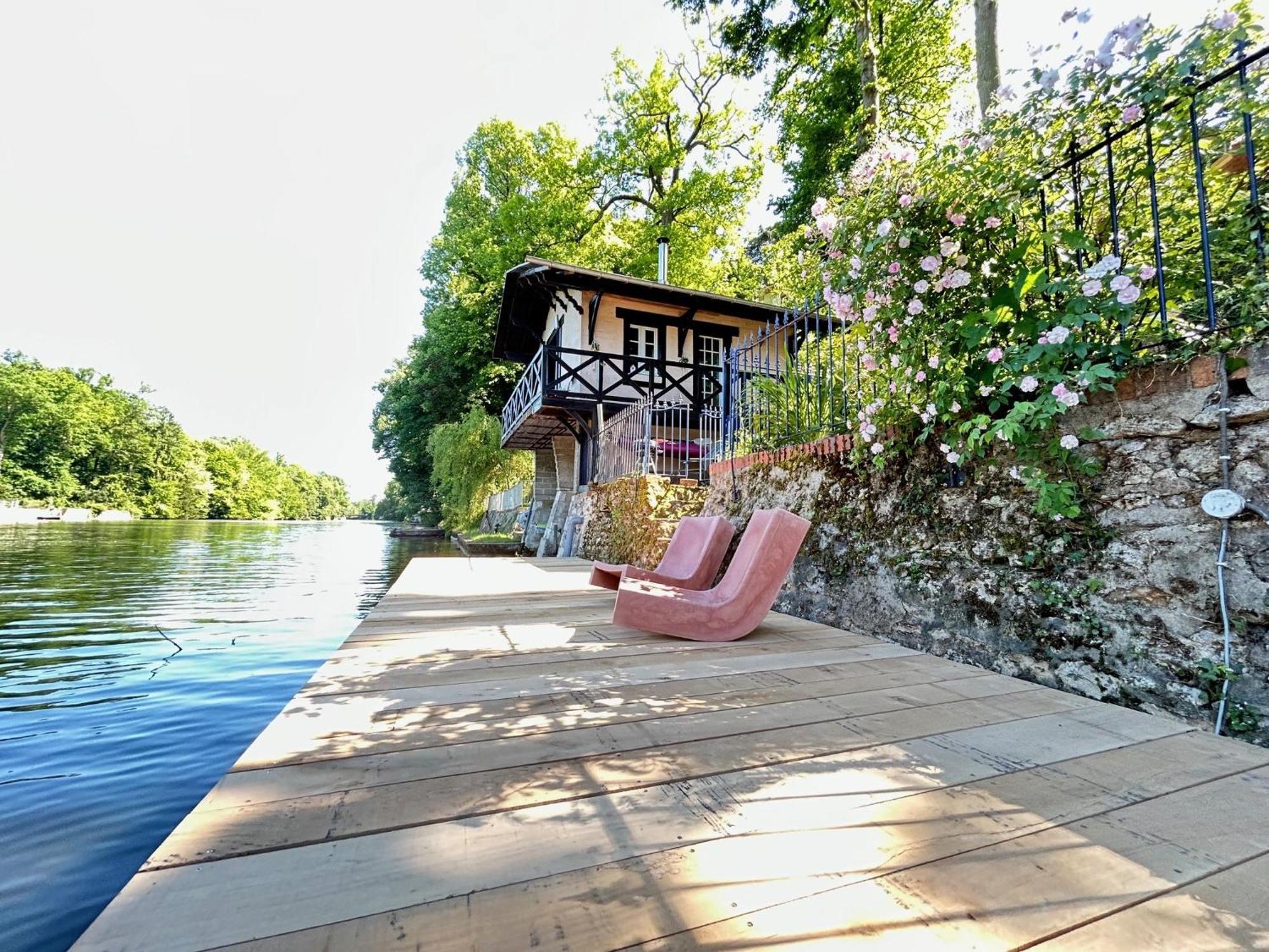 Le Chalet Bucolique Au Bord De L'Eau Olivet  Exterior photo
